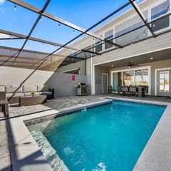 Sleeps 10•Pvt pool•Themed rooms•Near Disney