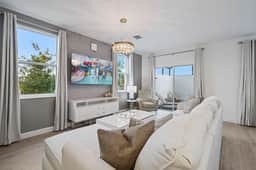 Resort Oasis: 3BR Townhome w Free Parking near WDW - Image 2