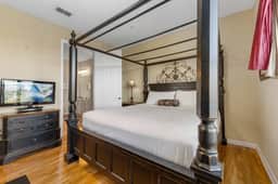 Sleeps 6 · 2nd Floor Condo w/ Private Balcony - Image 5