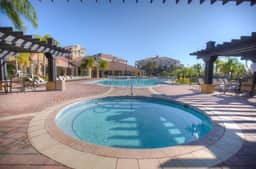 Fantastic balcony view 3BR near Epic Universe! - Image 2