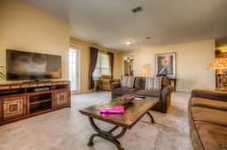 Spacious 3BR Condo near Convention & Theme Parks - Image 2