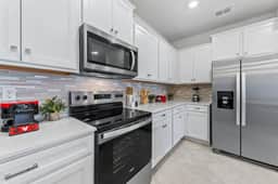 Clermont Loft w/ Arcade |5BR Townhouse Near Disney - Image 4