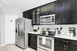 Resort & Pool Access 3BR Condo near Epic Universe! - Image 4