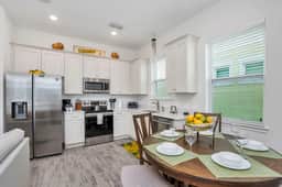Cottage Retreat! 2BR w Pvt Pool & Balcony near WDW - Image 4