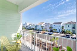 Cottage Retreat! 2BR w Pvt Pool & Balcony near WDW - Image 2