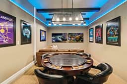 Pool, Themed Rooms & Man Cave! 5BR Oasis - Image 2