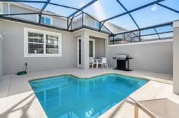 5-BR Townhouse with Pool & Theme room Near Disney - Image 2