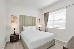 Resort Condo 3BR w Balcony, Free Parking near OCCC - Image 2