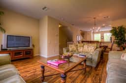 Stylish 3-Bedroom Retreat near Theme Parks Orlando - Image 3