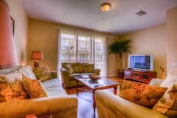 Stylish 3-Bedroom Retreat near Theme Parks Orlando - Image 2