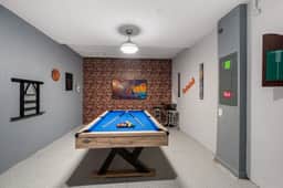 ChampionsGate 2BR Condo w Pool Table near Disney - Image 2