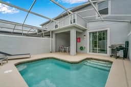 Glam 4BR Townhouse Themed Bedrooms & Resort Access - Image 4