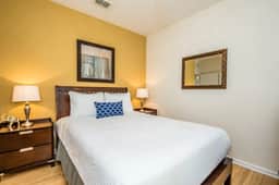 Disney near: 3BR Condo w Balcony & Parking - Image 5