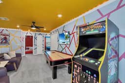Game & Theme Rooms 5BR Townhome w Pool/Spa - Image 3