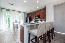 Resort Access 3BR Townhome w Free Parking near WDW - Image 3