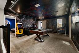 *Arcade Games*Theme Rooms*Pvt Pool*Cinema Seats* - Image 3