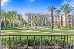 Resort Condo 3BR w Lake Access near Disney Orlando - Image 2