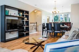 Fabulous 3BR Townhome w Balcony near Disney & OCCC - Image 4
