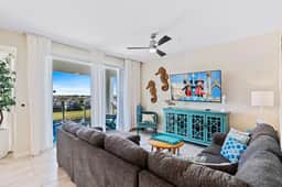 Fun 2BR Retreat! Theme Room, Lake View near Disney - Image 3