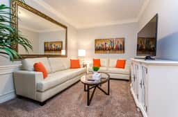 Resort Condo 3BR w Balcony near Theme Parks & OCCC - Image 4