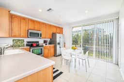 Prime Orlando Location: 3BR Townhome w Theme Rooms - Image 5