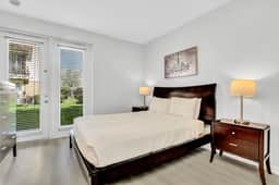 Vista Cay 3BR Townhome w Resort Pool near Parks - Image 2