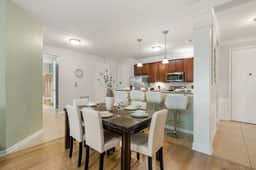 Lake Front 3BR Resort Condo close to OCCC - Image 4