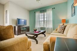 Orlando Lakeview 3-Bedroom Condo near Major Parks - Image 4
