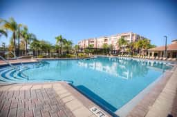 Orlando Lakeview 3-Bedroom Condo near Major Parks - Image 5