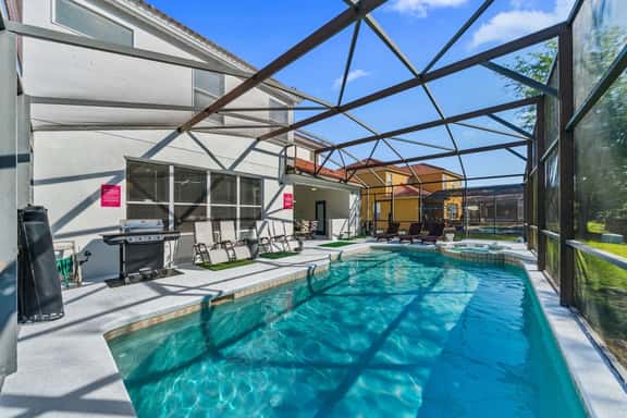 Sleeps 12 • Pvt pool & spa • Game table - Image 1