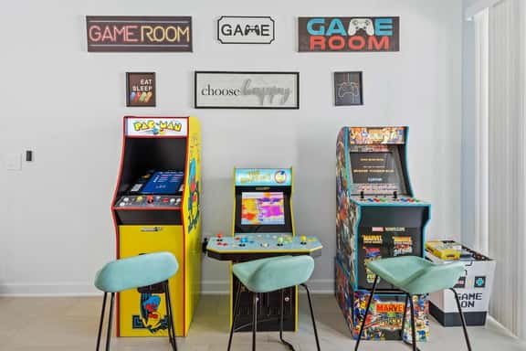 Game & Themed Rooms! 5BR w Pool near Disney World - Image 1