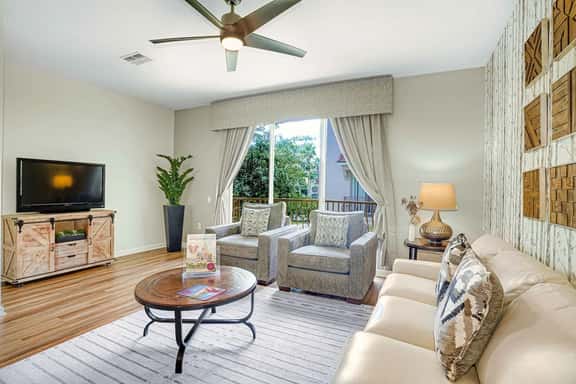 Spacious 3-BR Townhouse Near Theme Parks Orlando - Image 1