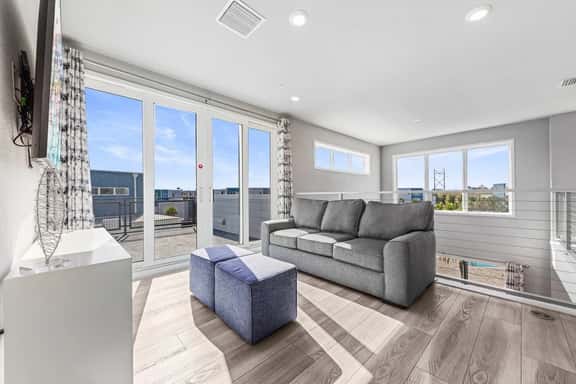 Sleeps 10•Private balcony dining•Near Disney - Image 1