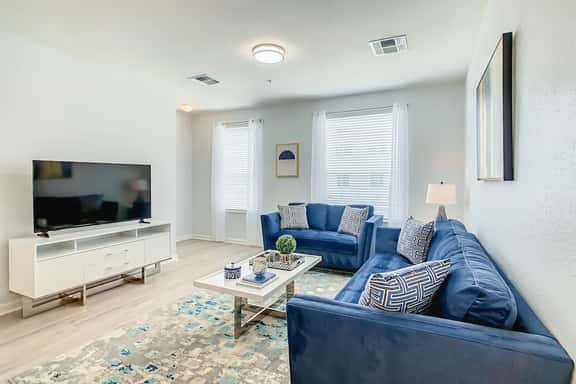 Orlando Getaway! 3BR Townhome near Disney & OCCC - Image 1