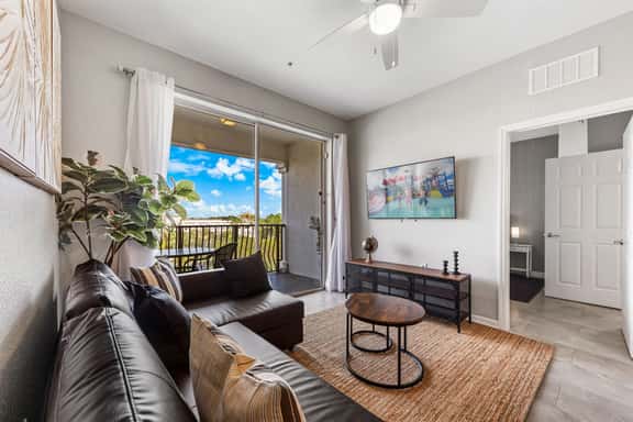 Vista Cay 3BR Condo with Resort Pool Balcony - Image 1