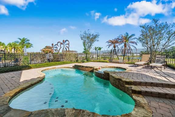 Sleeps 14 • Pvt pool & spa • Pool table - Image 1