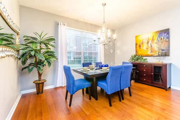 Resort Condo 3BR w Balcony near Theme Parks & OCCC - Image 1