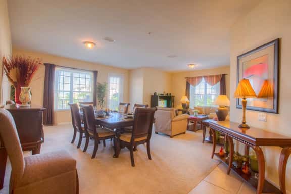 Disney near: 3BR w Balcony & Resort Access - Image 1