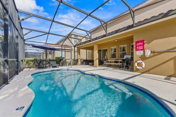 *Private Pool *BBQ *Near Disney *Sleeps 10 - Image 1