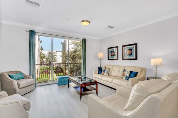 Vista Cay 3BR Townhome w Resort Pool near Parks - Image 1