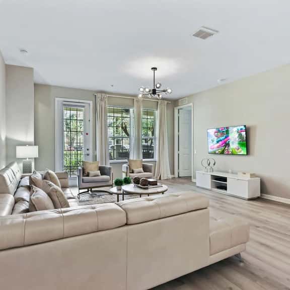 Fantastic balcony view 3BR near Epic Universe! - Image 1