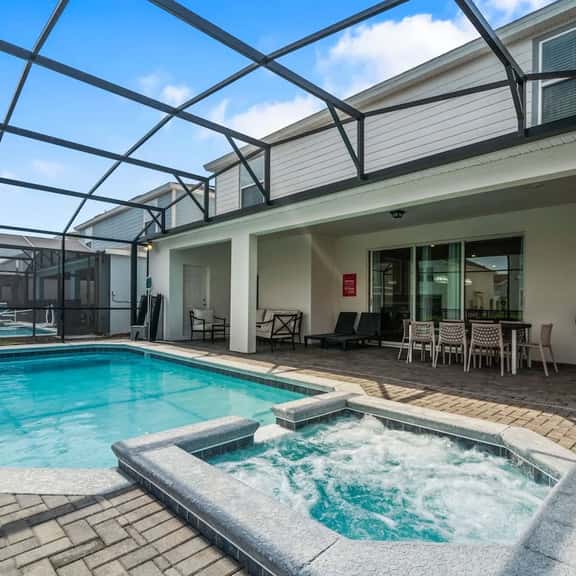 Sleeps 25•Game Room•Pool•Free Water Slides - Image 1