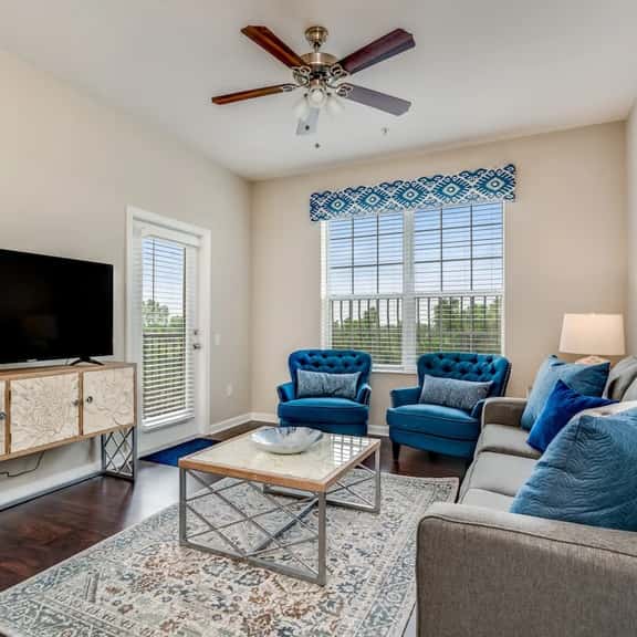 Lake Resort Access 3BR Condo w Balcony near Disney - Image 1