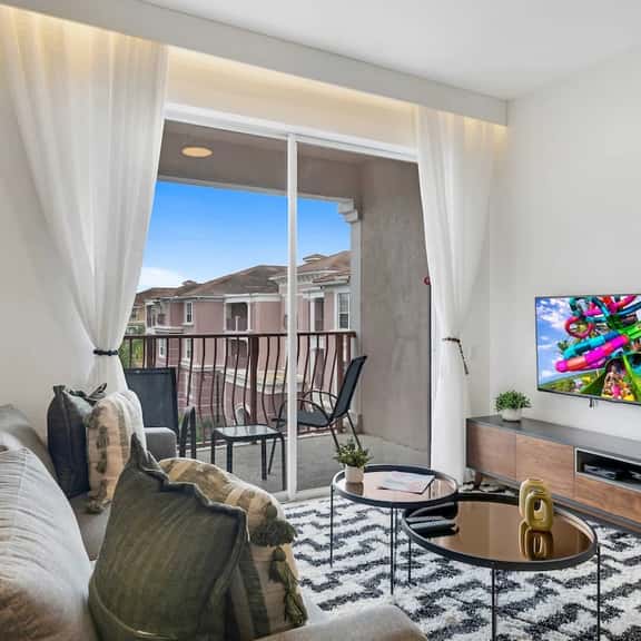 Spacious 3BR Condo Near Orlando's Top Attractions - Image 1