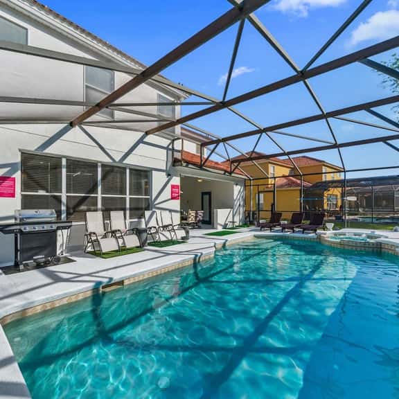 Sleeps 12 • Pvt pool & spa • Game table - Image 1