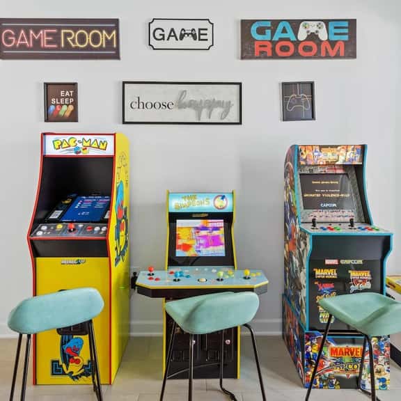 Game & Themed Rooms! 5BR w Pool near Disney World - Image 1