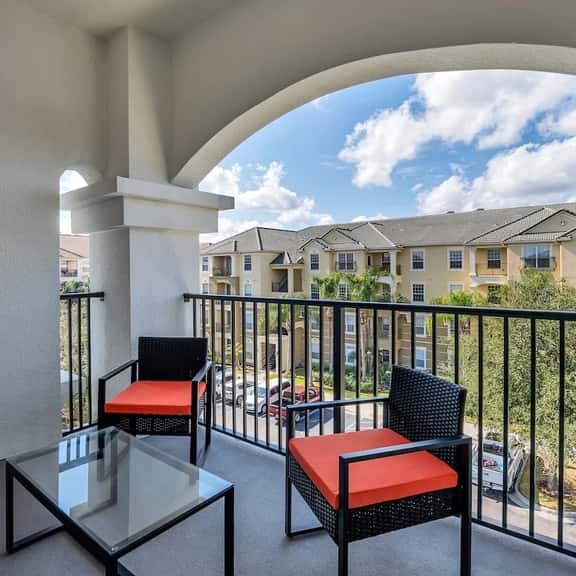 Resort Condo 3BR w Balcony, Free Parking near OCCC - Image 1