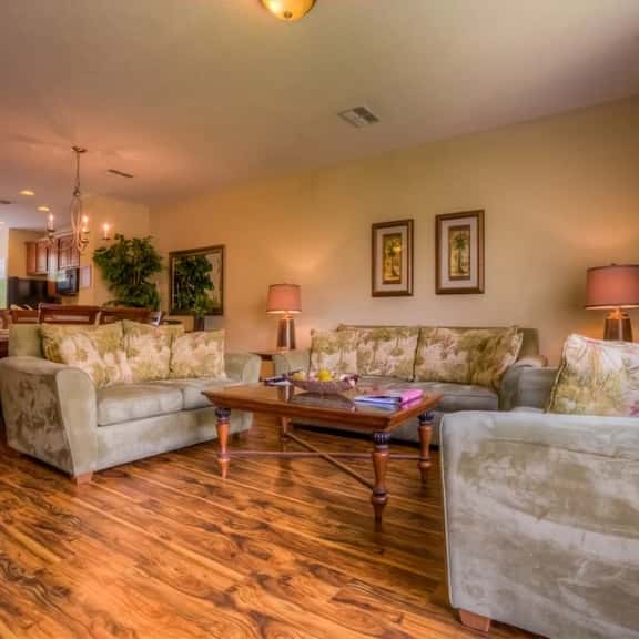Stylish 3-Bedroom Retreat near Theme Parks Orlando - Image 1