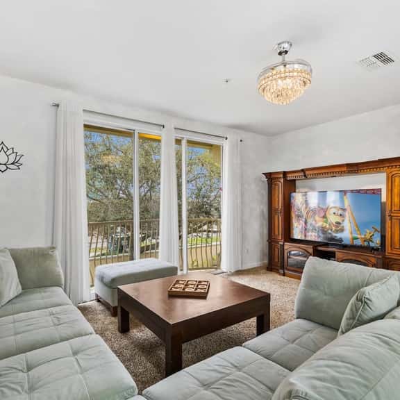 Modern 3BR Townhome near Orlando Top Attractions - Image 1