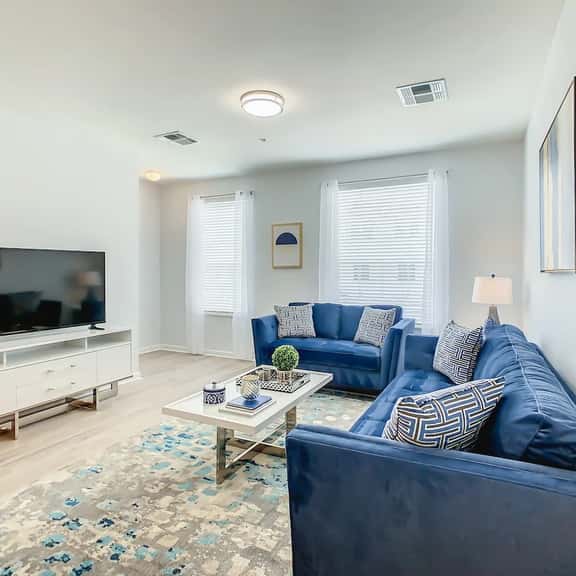 Orlando Getaway! 3BR Townhome near Disney & OCCC - Image 1